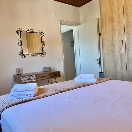 Mitzelitsa - Stunning Sea View Retreat - - Balcony - 2-4 Guests