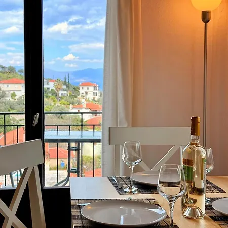 Mitzelitsa - Stunning Sea View Retreat - - Balcony - 2-4 Guests Lejlighed *